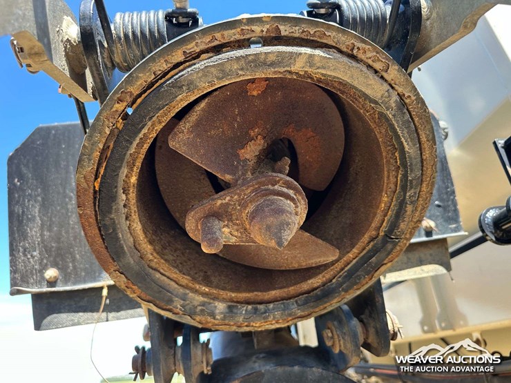 2011-bourgault-3310-55-55-ft.-seeder-image-73