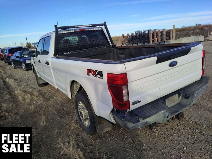 non-operable-2022-ford-f-350-super-duty-4x4-xlt-4dr-crew-cab-8-ft.-lb-srw-image-3