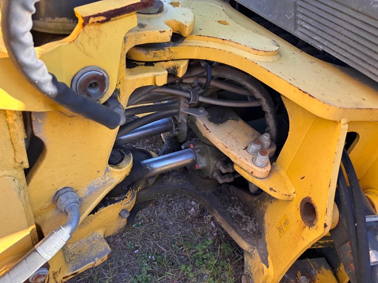 #2-•-new-holland-b110c-backhoe-loader-image-7