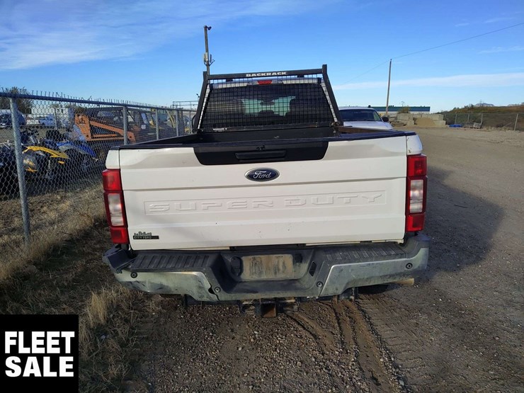 non-operable-2022-ford-f-350-super-duty-4x4-xlt-4dr-crew-cab-8-ft.-lb-srw-image-14