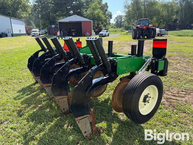 unverferth-zone-builder-132-subsoiler-image-5