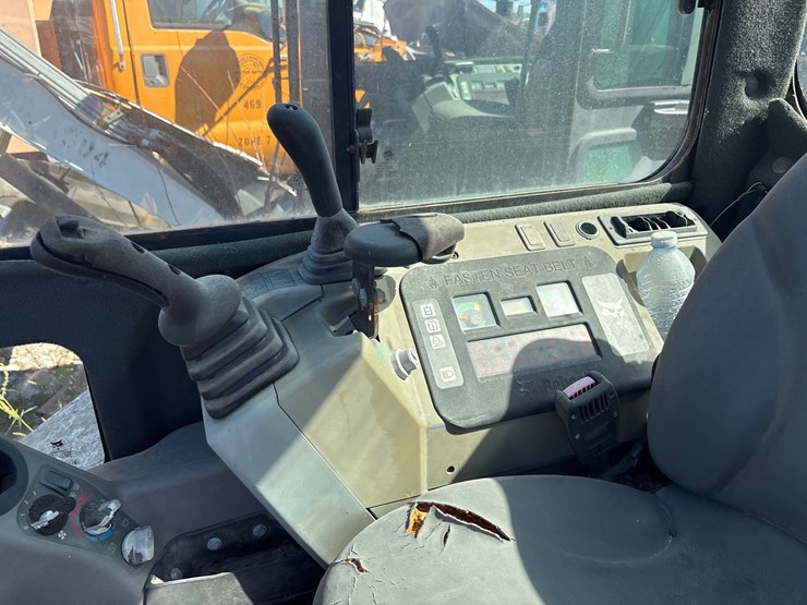#43-•-2010-bobcat-mini-excavator-image-9
