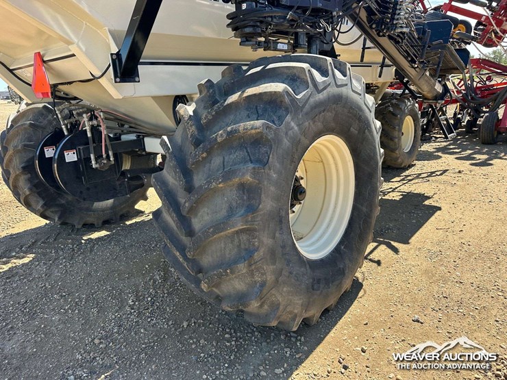 2011-bourgault-3310-55-55-ft.-seeder-image-68