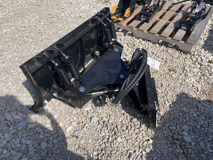 hydraulic-mini-skid-steer-dozer-blade-attachment-image-4