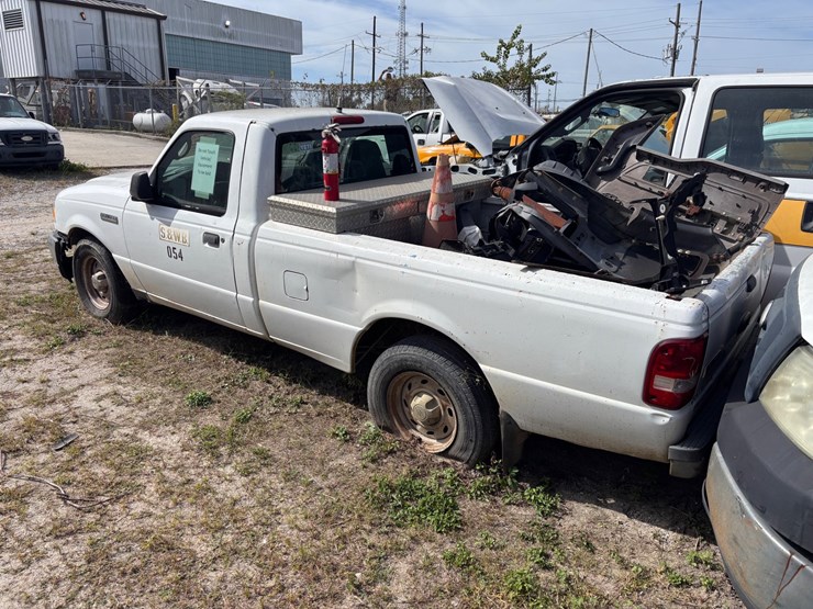 #59-•-2006-ford-ranger-regular-cab-pickup-truck-image-3