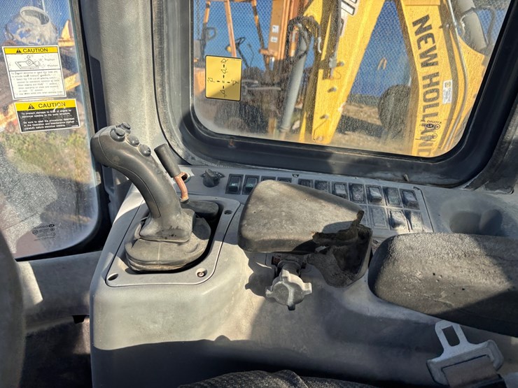 #1-•-doosan-dl-250-articulated-wheel-loader-image-13