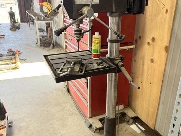 central-machinery12-speed-drill-press-floor-model-image-2