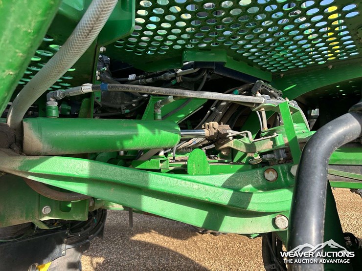 2014-john-deere-r4030-4x4-high-clearance-self-propelled-sprayer-image-50
