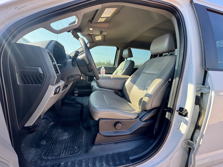 #231-•-2021-ford-f-350-pickup-truck-w/-service-bed-image-13