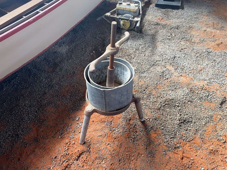 wine-press-image-4