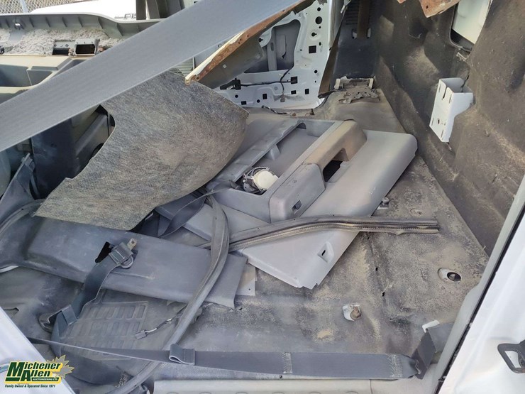 non-operable-2015-ford-f-550-super-duty-s/a-cab-&-chassis-image-18