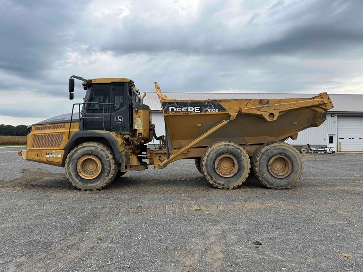 2017-deere-310e-haul-truck-*unit-is-located-in-delmar-delaware*-image-1