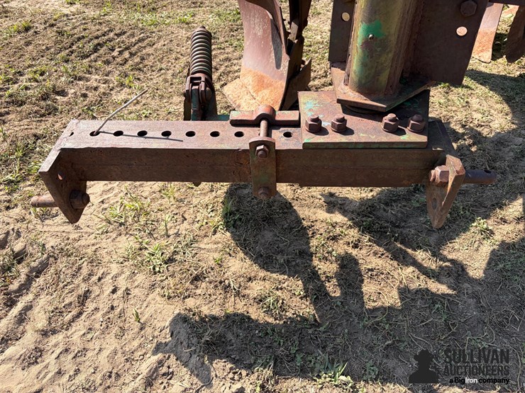 oliver-semi-mounted-4-bottom-plow-image-11