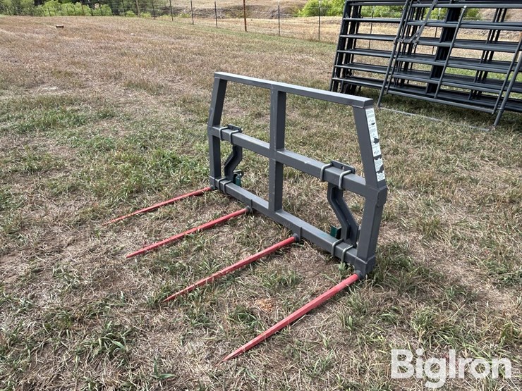 weiss-master-quick-hitch-4-prong-square-bale-spear-attachment-image-1