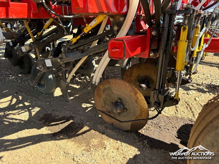 2011-bourgault-3310-55-55-ft.-seeder-image-47