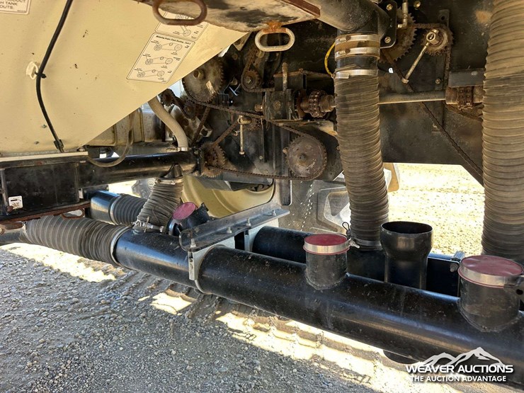 2011-bourgault-3310-55-55-ft.-seeder-image-76
