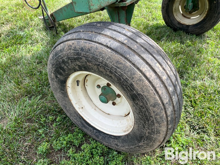300-gal-pull-type-sprayer-image-17