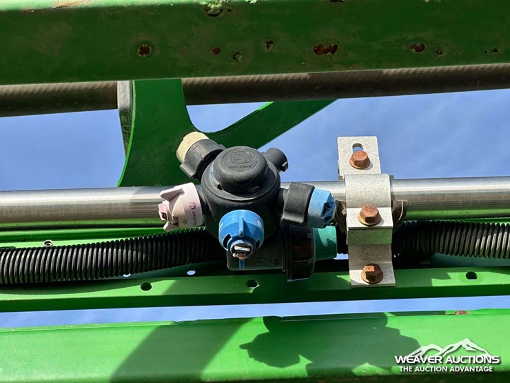 2014-john-deere-r4030-4x4-high-clearance-self-propelled-sprayer-image-74