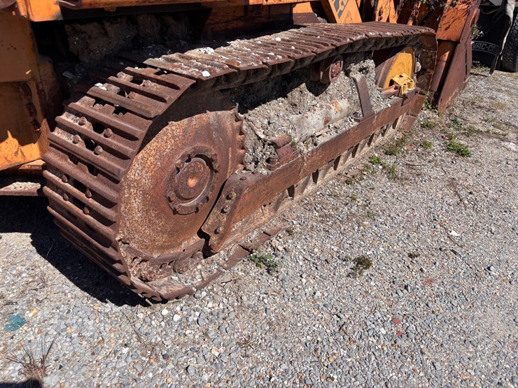 #39-•-case-115-crawler-loader-with-front-bucket-image-4