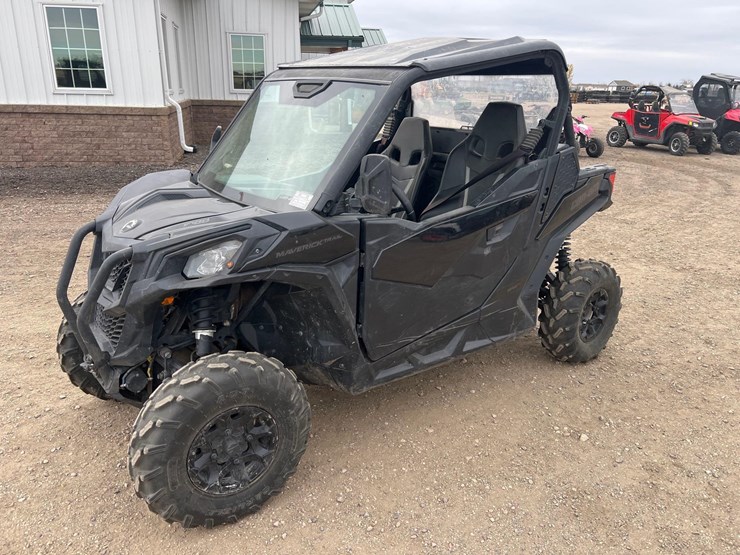 2020-can-am-maverick-utv-image-1