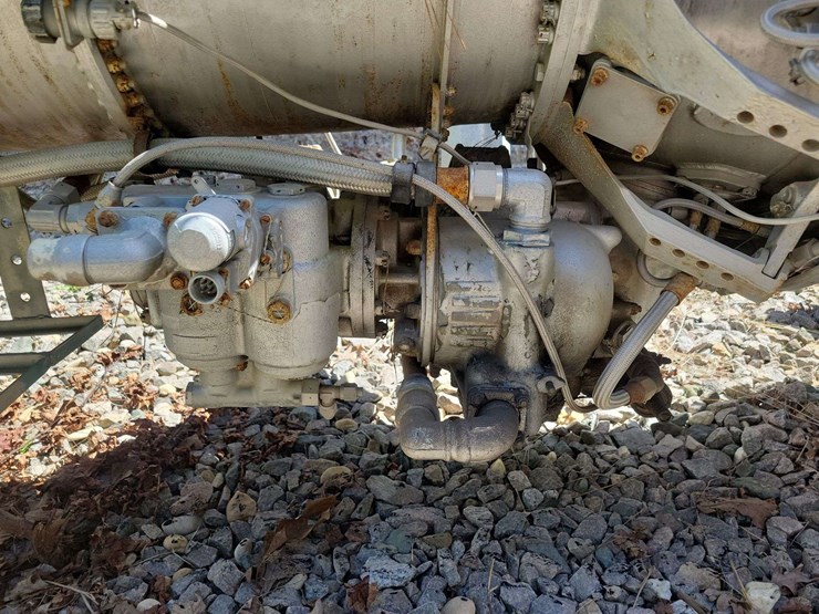jet-engine-pulling-tractor-image-27