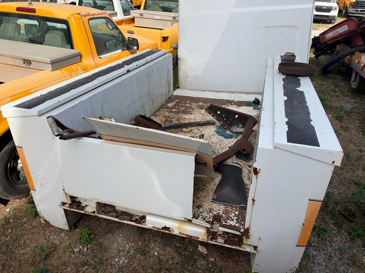 #75-•-utility-truck-bed-image-4