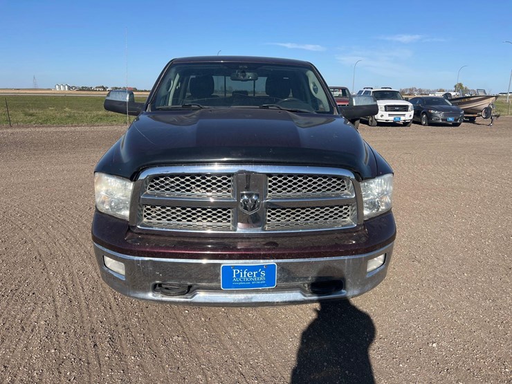 2012-dodge-ram-1500-laramie-pickup-image-2