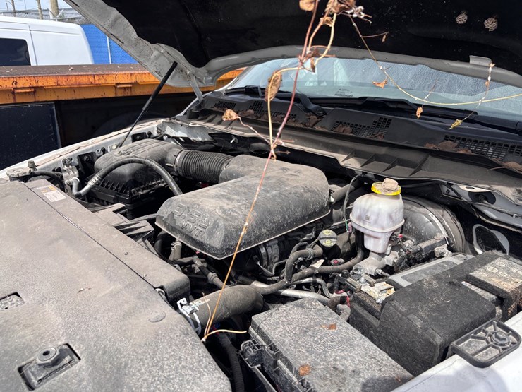 #63-•-2024-ram-1500-classic-four-door-pickup-truck-image-10