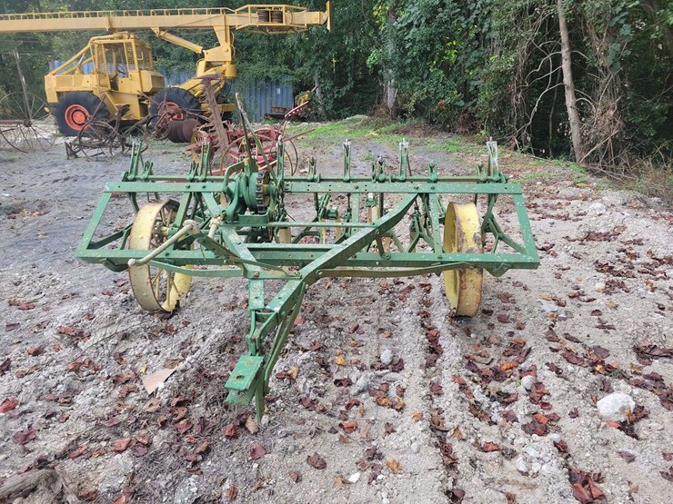 john-deere-chisel-plow-image-5