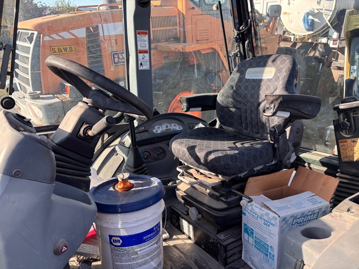 #2-•-new-holland-b110c-backhoe-loader-image-13