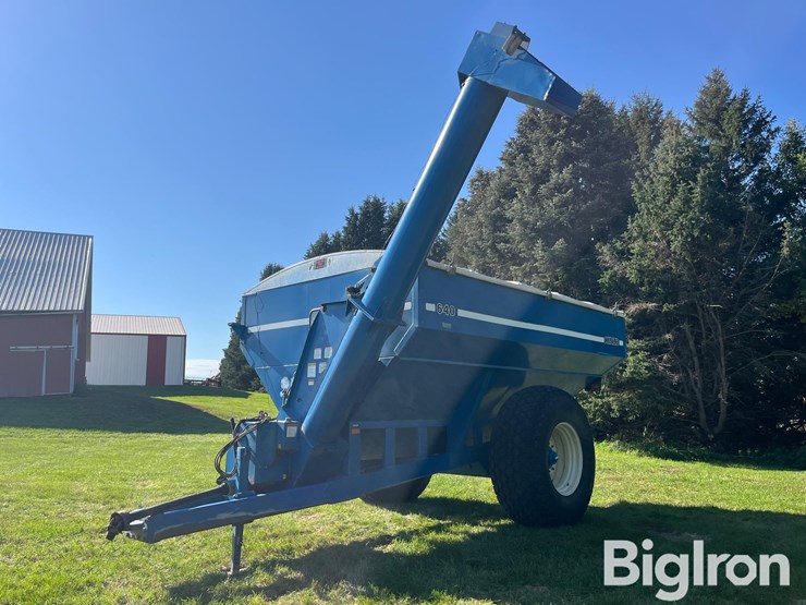 kinze-aw-640-grain-cart-image-3