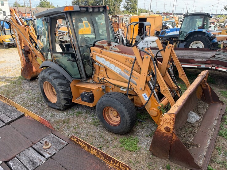 #79-•-2010-case-590sm-backhoe-image-3