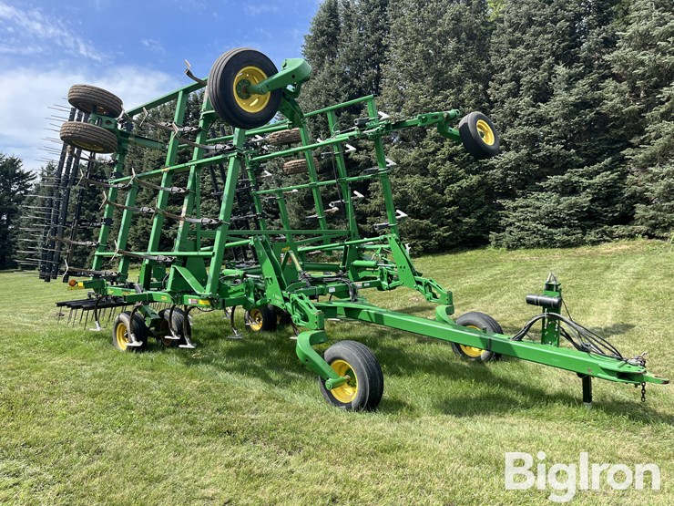 2011-john-deere-2210-31'5"-field-cultivator-image-3