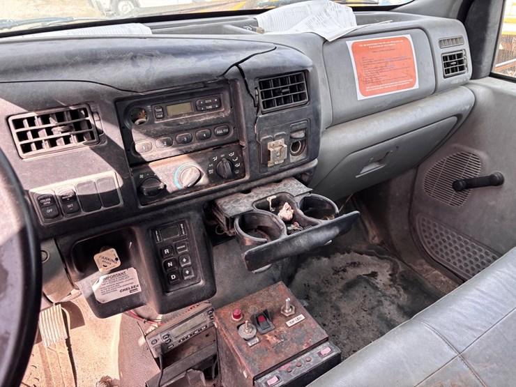 #49-•-ford-f-750-super-duty-unitized-asphalt-patcher-truck-image-20