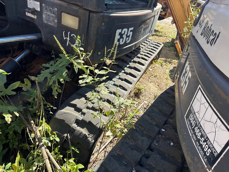 #42-•-2009-bobcat-e35-mini-excavator-image-14