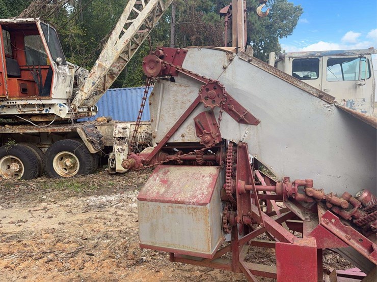 international-one-row-corn-picker-image-13