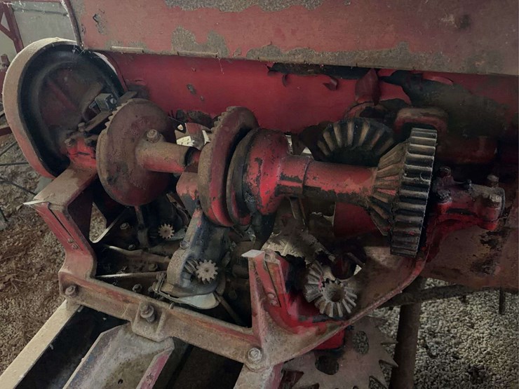 mccormick-56-t-square-baler-image-30