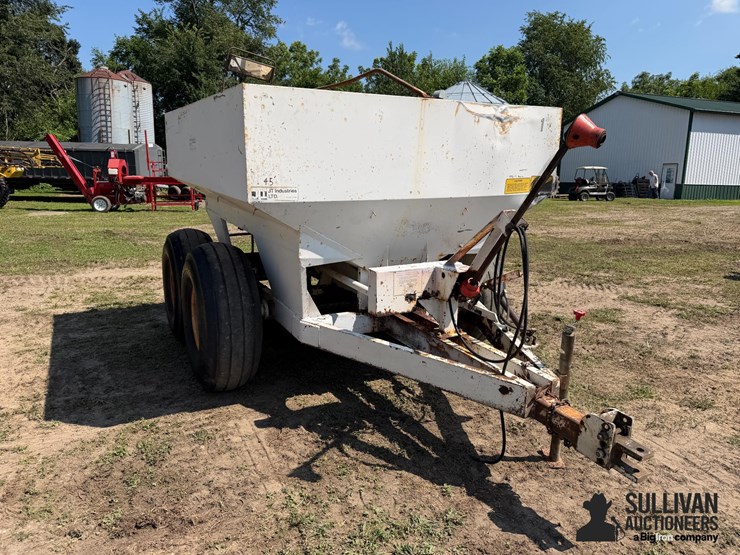 jt-industries-6-ton-fertilizer-spreader-image-3