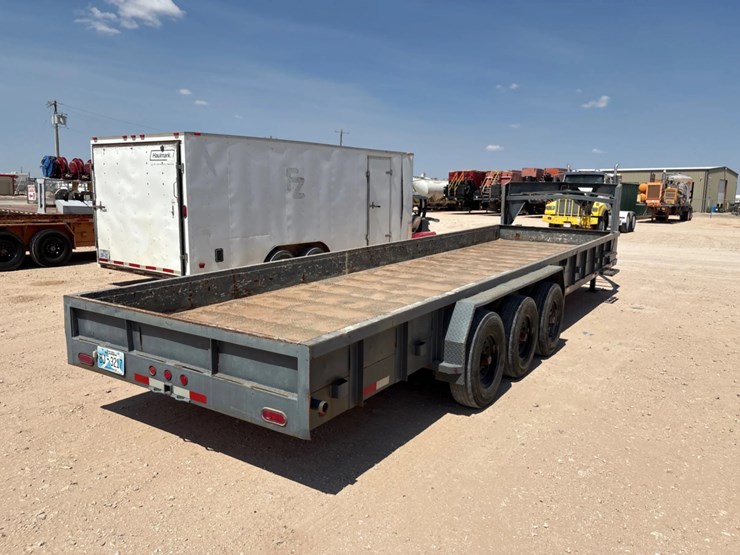 2012-trail-master-28’-x-7’-3-axle-goiseneck-trailer-image-2