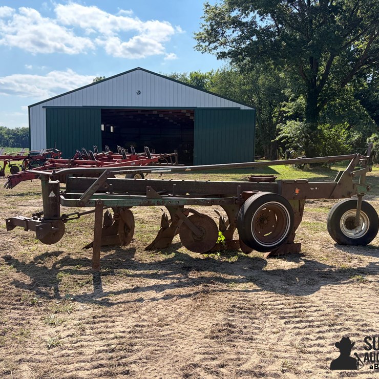 Oliver Semi-Mounted 4-Bottom Plow