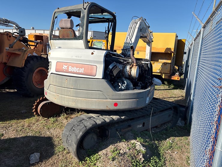 #8-•-2016-bobcat-e85-compact-excavator-image-3
