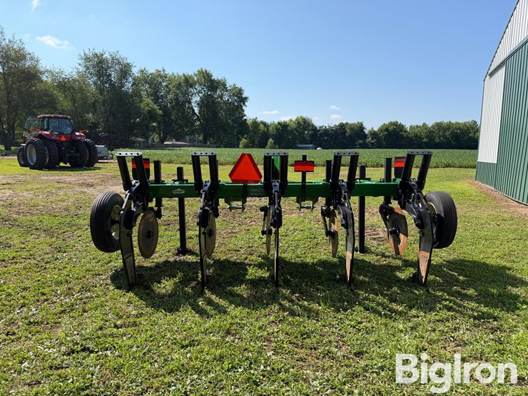unverferth-zone-builder-132-subsoiler-image-6