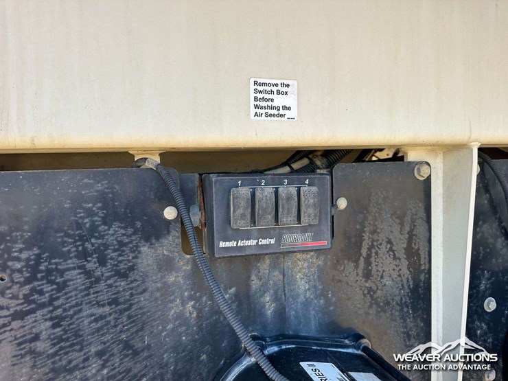 2011-bourgault-3310-55-55-ft.-seeder-image-59