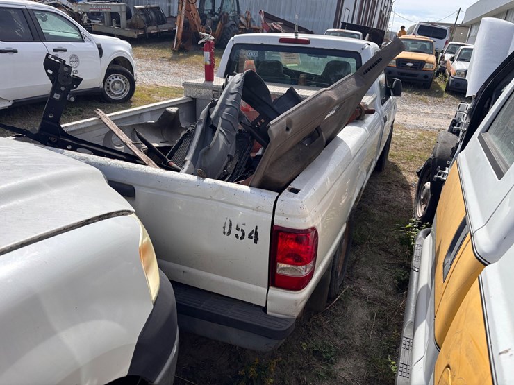 #59-•-2006-ford-ranger-regular-cab-pickup-truck-image-4