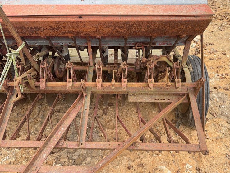 international-10’-grain-drill-image-7