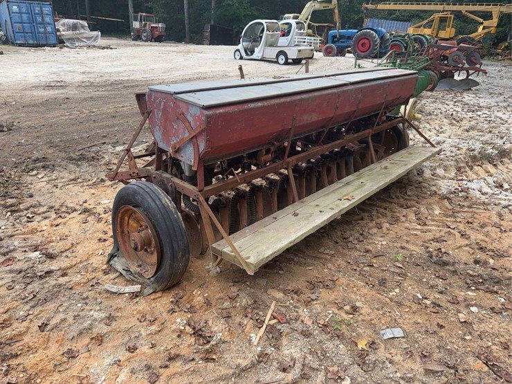 international-10’-grain-drill-image-2