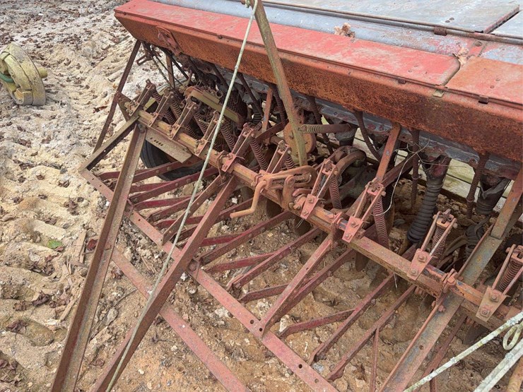 international-10’-grain-drill-image-8