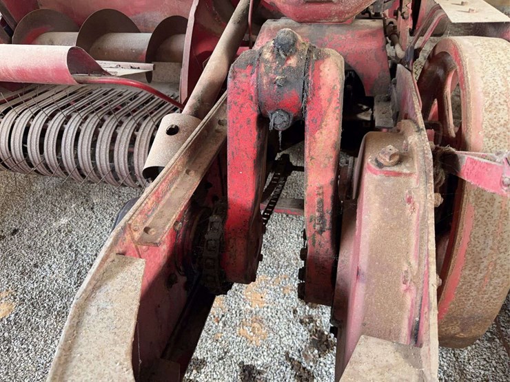 mccormick-56-t-square-baler-image-7