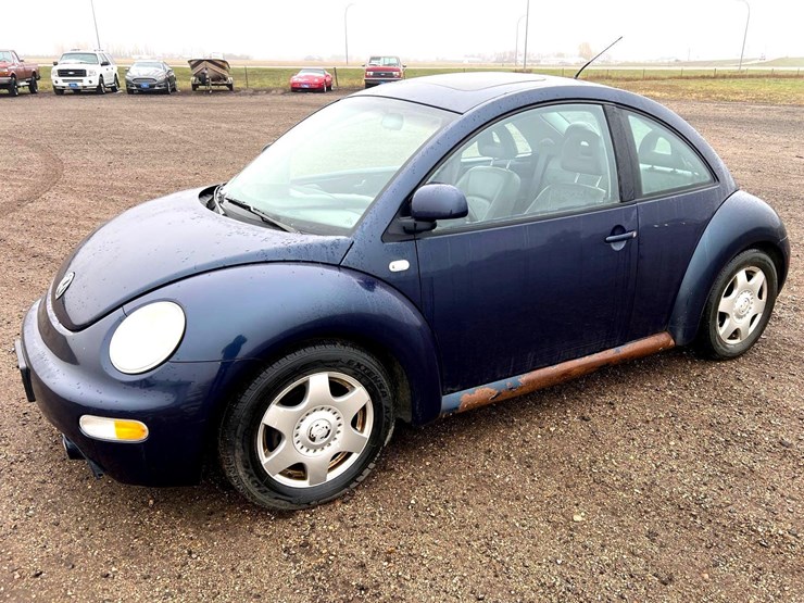 2000-volkswagen-beetle-image-1