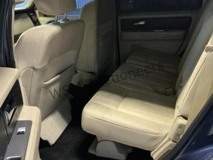 2015-ford-expedition-suv-image-24